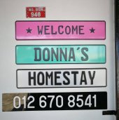 Donna's Homestay business logo picture