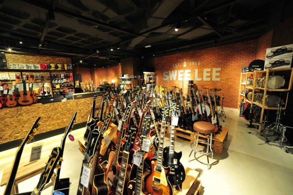 Swee Lee Music Company, Lot 10 Mall, Musical Instrument Store in Bukit  Bintang