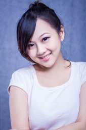 Jing Yee Makeup Artist business logo picture
